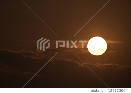 夕陽。 129123064