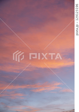 夏の夕焼け 夕暮れ 夏の空 晴れ 8月 夏の夕焼け 夕暮れ 夏の空 晴れ 8月 129123196