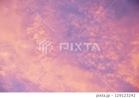 夏の夕焼け 夕暮れ 夏の空 晴れ 8月 夏の夕焼け 夕暮れ 夏の空 晴れ 8月 129123242