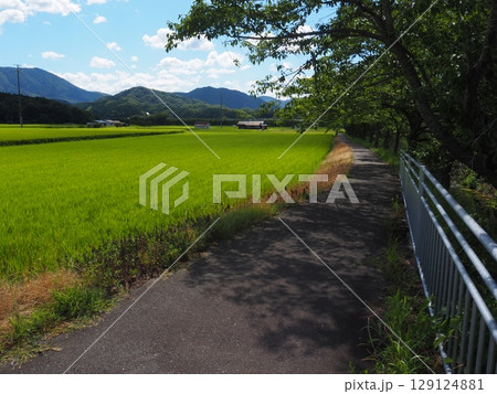 ノスタルジックな風景 129124881