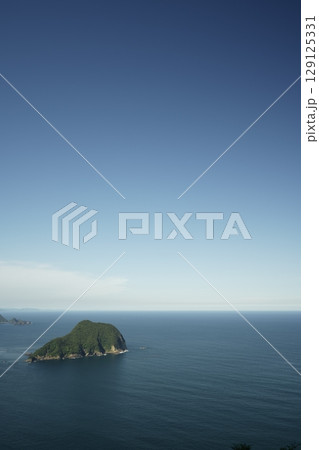青い海と島 青い海と島 129125331