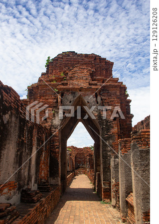 Ancient pagoda on temple in ayutthaya historical park 129126208