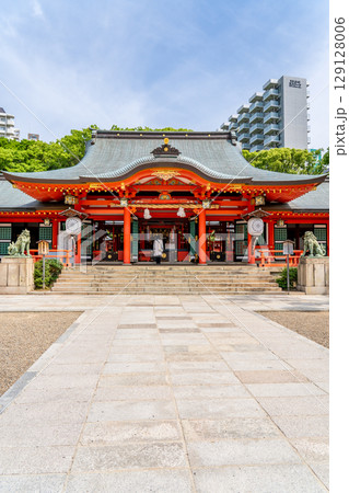 日本最古級の由緒ある神社　生田神社（生田さん）　拝殿　神戸市中央区下山手通 129128006
