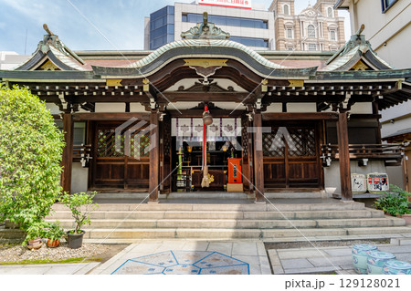 神戸八社巡り 三宮神社(生田裔神八社の三柱目)拝殿(航海安全の神)神戸事件の地 神戸市中央区三宮町 神戸八社巡り 三宮神社(生田裔神八社の三柱目)拝殿(航海安全の神)神戸事件の地 神戸市中央区三宮町 129128021