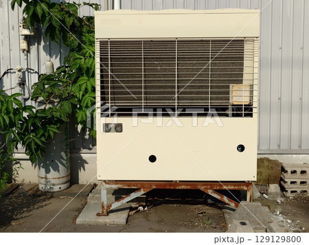 空冷式屋外設置型冷凍機（正面） 129129800