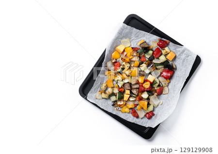 Roasted vegetables on a baking tray 129129908