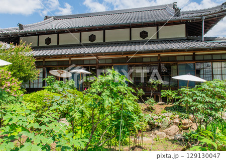 奈良県の古刹「当麻寺」 129130047