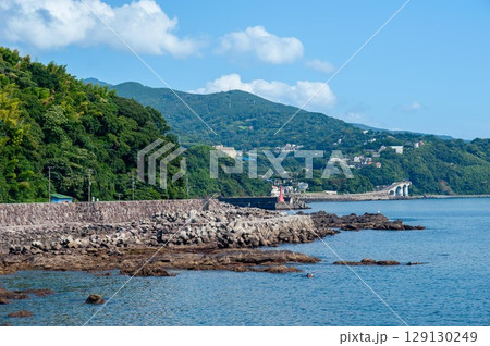 海岸線の風景、琴ヶ浜、神奈川県真鶴町 129130249