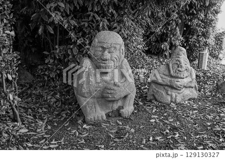 どこかユーモラス　明日香村の猿石 129130327