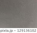 グレーのテクスチャ壁面のクローズアップ 129136102