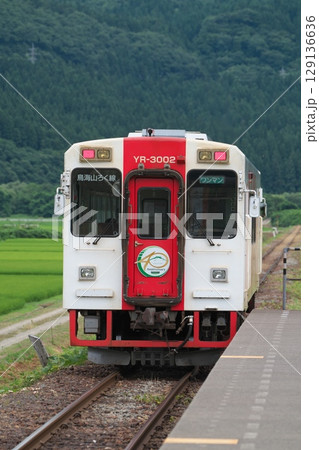 由利高原鉄道鳥海山ろく線を走る列車 129136636