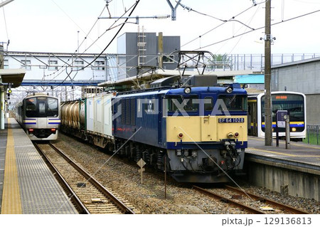 EF64-1000電気機関車が牽引する… コンテナ貨物列車 EF64-1000電気機関車が牽引する… コンテナ貨物列車 129136813
