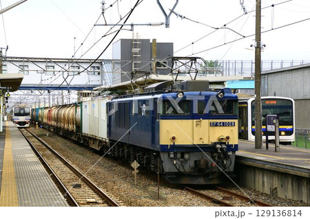 EF64-1000電気機関車が牽引する… コンテナ貨物列車 EF64-1000電気機関車が牽引する… コンテナ貨物列車 129136814