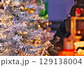 幻想的なクリスマスツリー 129138004