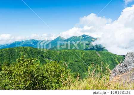 夏の妙高山登山(北峰頂上から焼山・火打山方面の眺め) 夏の妙高山登山(北峰頂上から焼山・火打山方面の眺め) 129138122