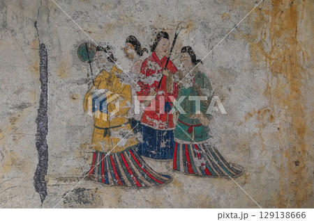 飛鳥時代の壁画古墳 _ 明日香村 高松塚古墳 飛鳥時代の壁画古墳 _ 明日香村 高松塚古墳 129138666
