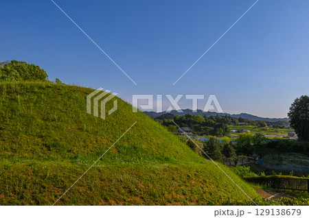 飛鳥時代の壁画古墳 _ 明日香村 高松塚古墳 129138679