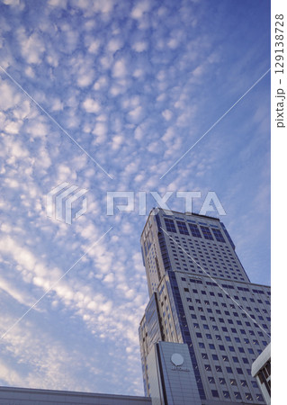 夏の夕方の雲(札幌駅前) 夏の夕方の雲(札幌駅前) 129138728