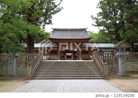 大山祇神社：神門（愛媛県今治市大三島町） 129139280