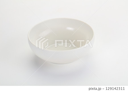White ceramic empty bowl dishware 129142311