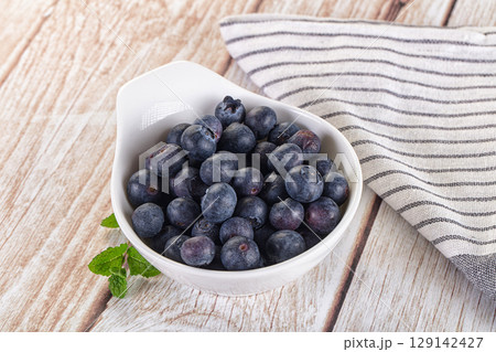 Raw ripe sweet and juicy blueberry Raw ripe sweet and juicy blueberry 129142427