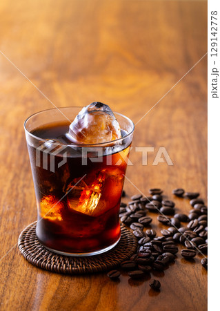 ドリンクバーのアイスコーヒー 129142778