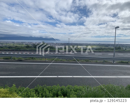 初秋の駿河湾と伊豆半島を望む、沼津サービスエリアからの絶景(2022年9月撮影) 初秋の駿河湾と伊豆半島を望む、沼津サービスエリアからの絶景(2022年9月撮影) 129145223