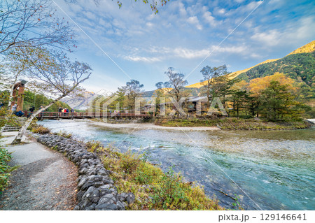 「長野県」秋の美しい上高地の風景 「長野県」秋の美しい上高地の風景 129146641