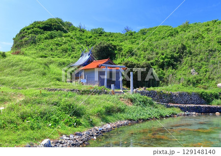【島根県】快晴の島津島の渡津神社（隠岐の島　知夫里島） 129148140