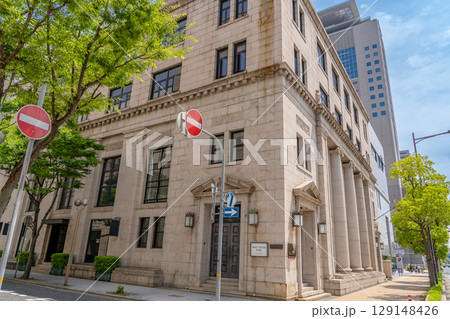 神戸旧居留地のチャータードビル(旧チャータード銀行神戸支店)イオニア式列柱の近代建築 神戸市中央区 神戸旧居留地のチャータードビル(旧チャータード銀行神戸支店)イオニア式列柱の近代建築 神戸市中央区 129148426