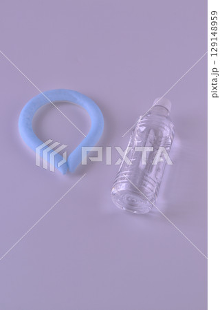 暑さ対策 ネッククーラー ペットボトルの水 暑さ対策 ネッククーラー ペットボトルの水 129148959