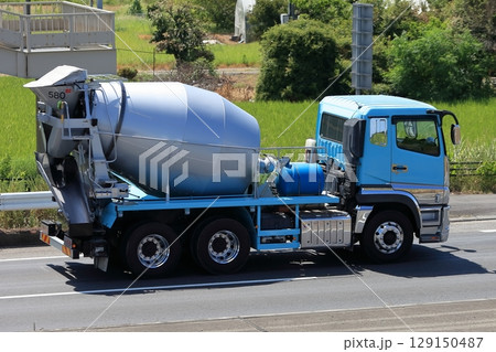 アジテータトラック（コンクリートミキサー車） 129150487