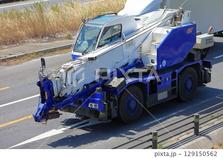 ラフテレーンクレーン（自走式クレーン） 129150562