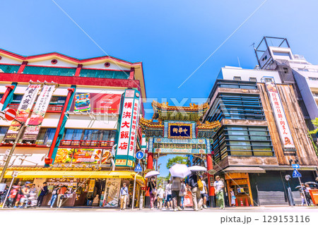 日本の横浜都市景観 8月。猛烈な暑さ…横浜中華街・善隣門などを望む…=2日 日本の横浜都市景観 8月。猛烈な暑さ…横浜中華街・善隣門などを望む…=2日 129153116