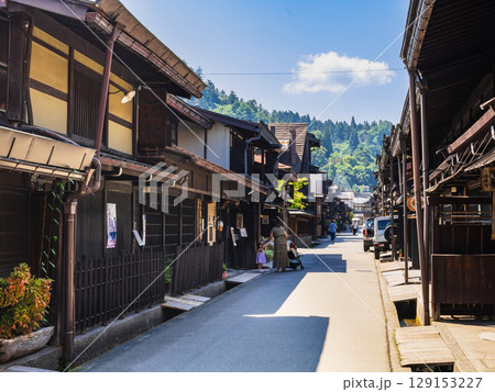 夏の飛騨高山　上三之町　古い町並 129153227