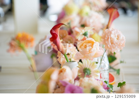 豪華な生花装飾　パーティーイベント 129155009