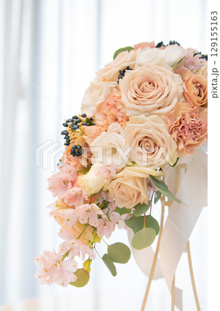 桜を使ったブーケ　ピンク色で恋愛運UP 129155163