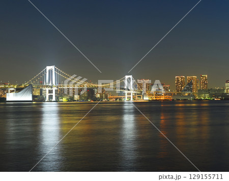 豊洲ぐるり公園から望むレインボーブリッジ 夜景 豊洲ぐるり公園から望むレインボーブリッジ 夜景 129155711