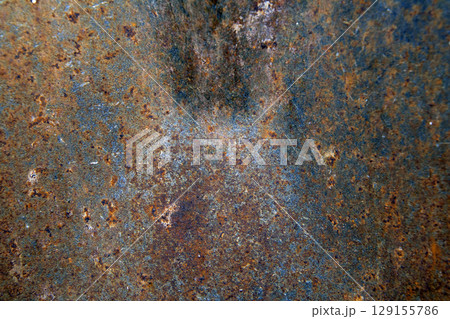 Close up of rust on a garden spade 129155786
