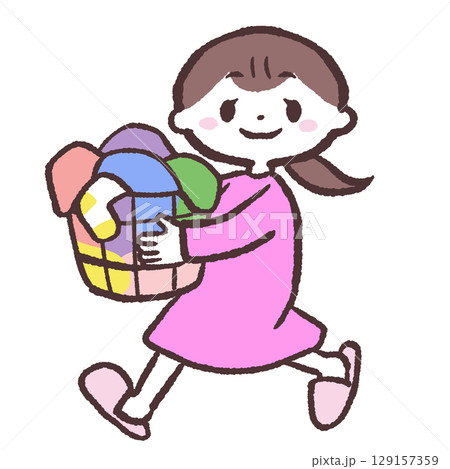 洗濯物をもって移動する女性のイラスト 洗濯物をもって移動する女性のイラスト 129157359