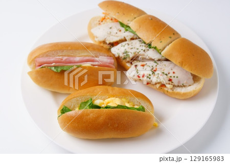 コッペパンサンドイッチ 129165983