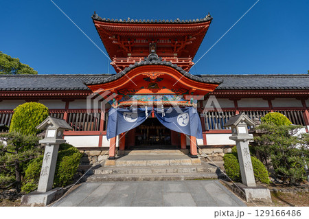 伊佐爾波神社の楼門正面 伊佐爾波神社の楼門正面 129166486