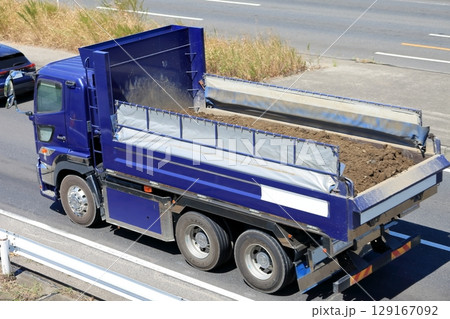 ダンプトラック 129167092