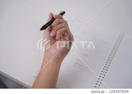 左利き 左利き 129167604