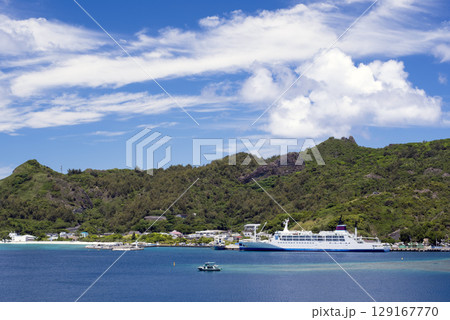 父島　小笠原　おがさわら丸　停泊　二見港 129167770