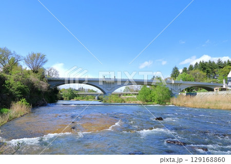 宮城県・仙台市・広瀬川と大橋 129168860