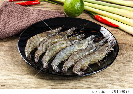 Raw fresh King Tiger prawn Raw fresh King Tiger prawn 129169058