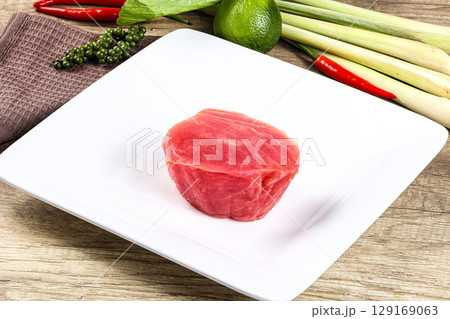 Raw fresh Tuna fush steak 129169063