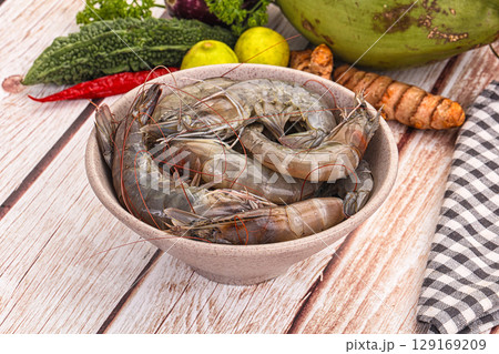 Raw fresh raw wild prawn 129169209