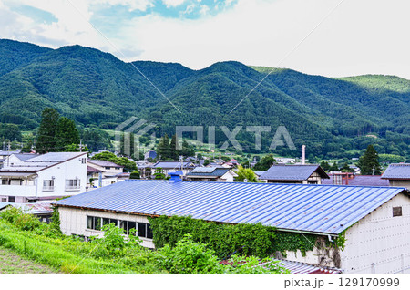 長和町　美ヶ原高原方面の山沿いの和田宿 129170999